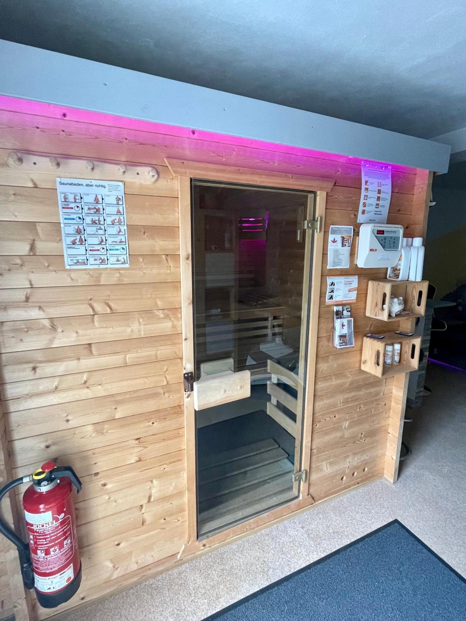 Ferienwohnung Schlossblick - 4 Sterne Sauna Pool Whirlpool Exklusiv Braunfels Dış mekan fotoğraf